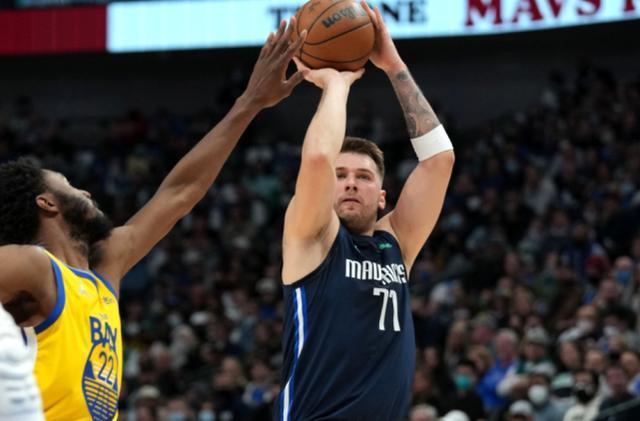 队走进校园 队走进校园